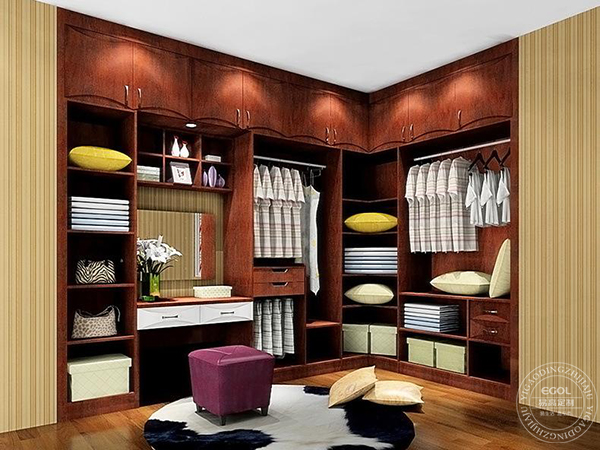 什么是步入式衣柜?家庭步入式衣柜應如何挑選?
