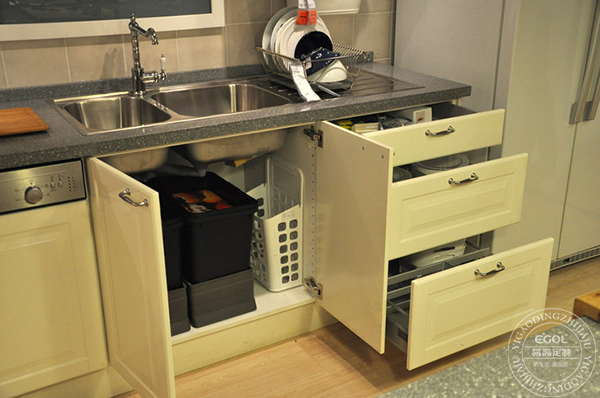  廚房小，定制櫥柜怎么設(shè)計(jì)才能省空間？