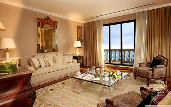 加盟商應(yīng)如何選擇適合自己的衣柜品牌?