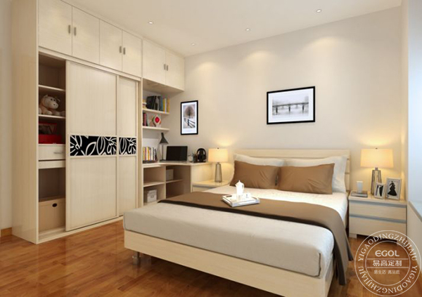  家居裝修選擇定制衣柜還是自打衣柜？