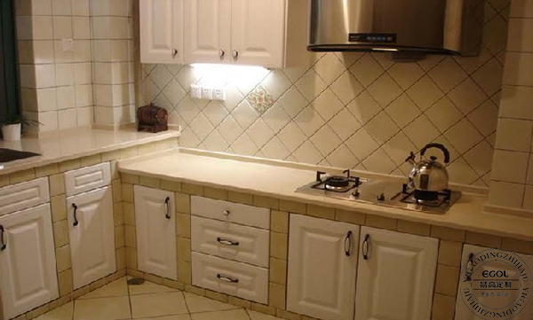 磚砌櫥柜和整體櫥柜哪個(gè)好?