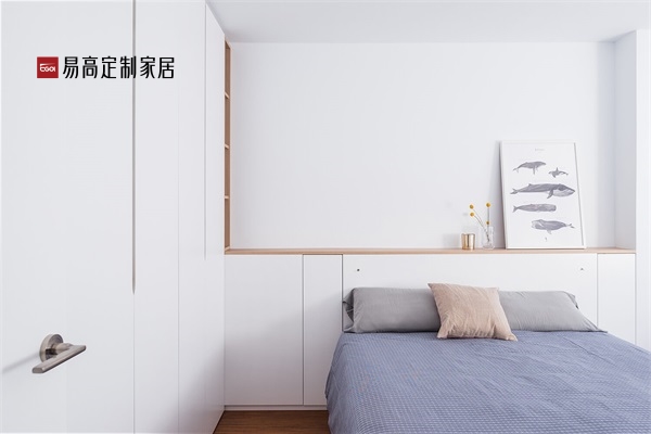定制衣柜和成品衣柜相比有何不同?
